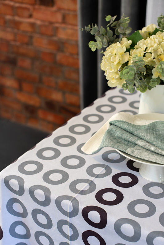 PRINTED COTTON TABLE CLOTH WITH LACE DETAILING -4 seater