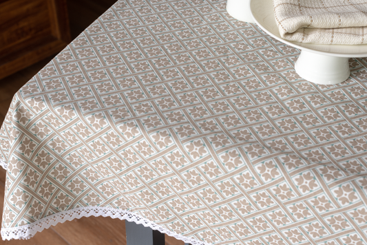 PRINTED COTTON TABLE CLOTH WITH LACE DETAILING -4 seater