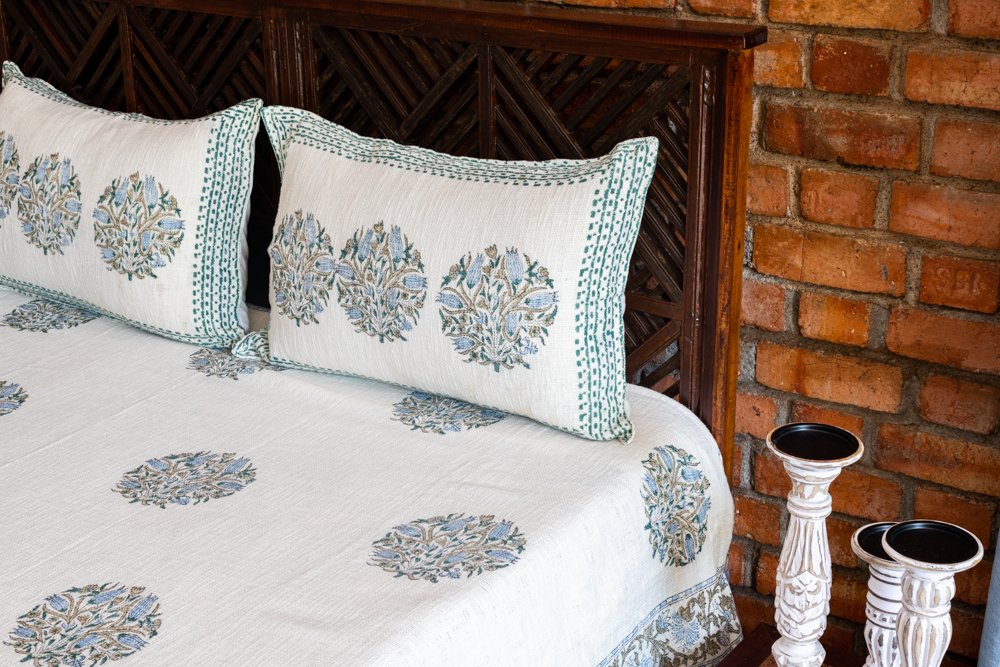 HANDBLOCK PRINTED TNT COTTON BEDCOVER SET-Queen size