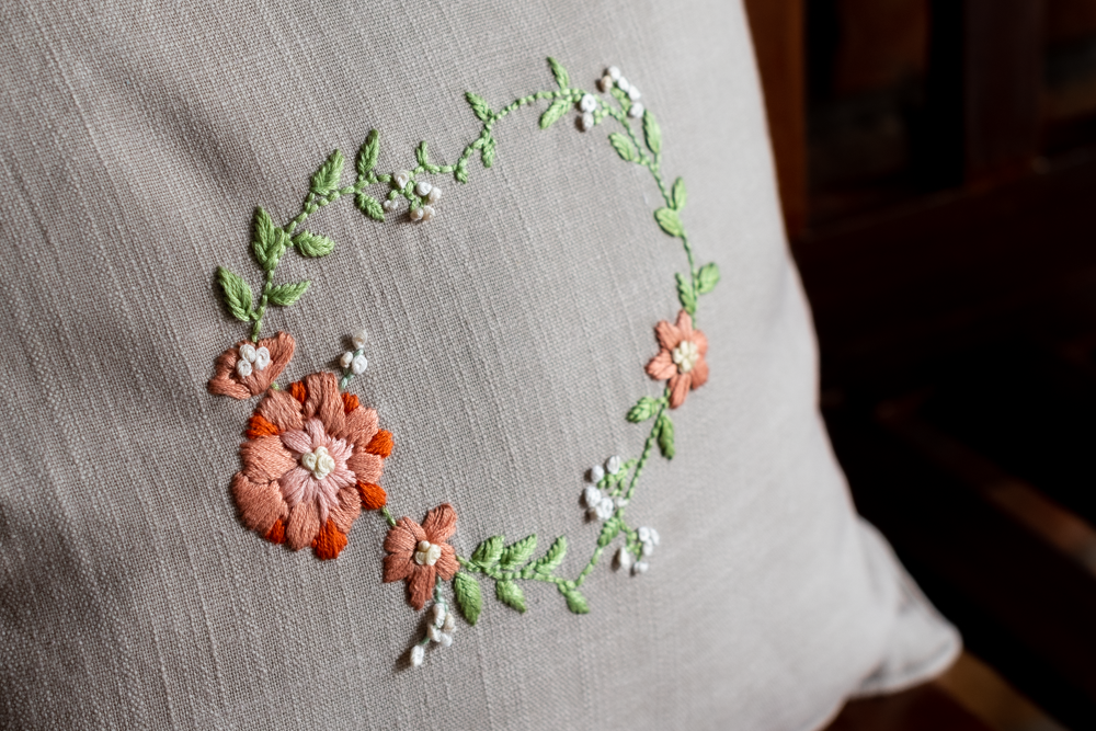Hand embroidery top cushion designs