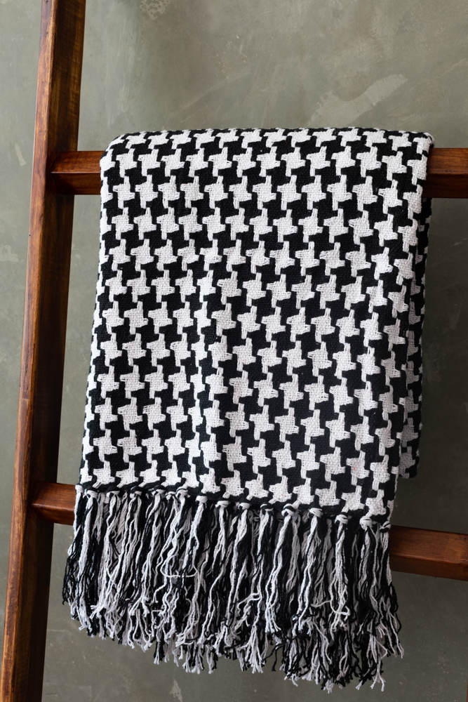 HOUNDSTOOTH WOVEN THROW BLANKET-48x60 inches